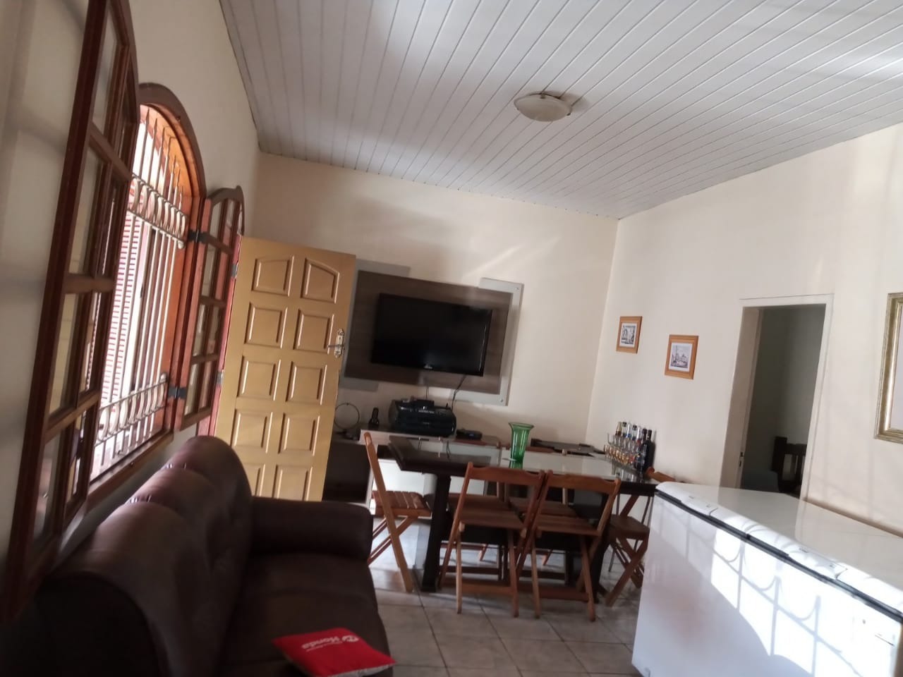 Casa à venda com 4 quartos, 147m² - Foto 1