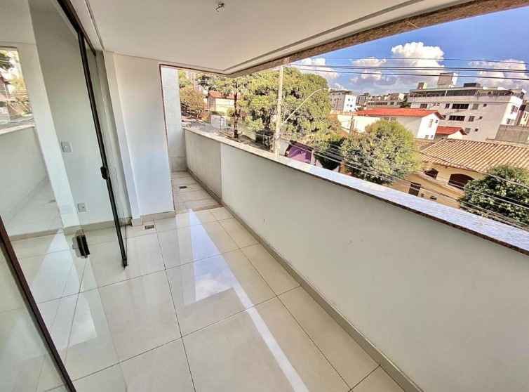 Apartamento à venda com 3 quartos, 92m² - Foto 3