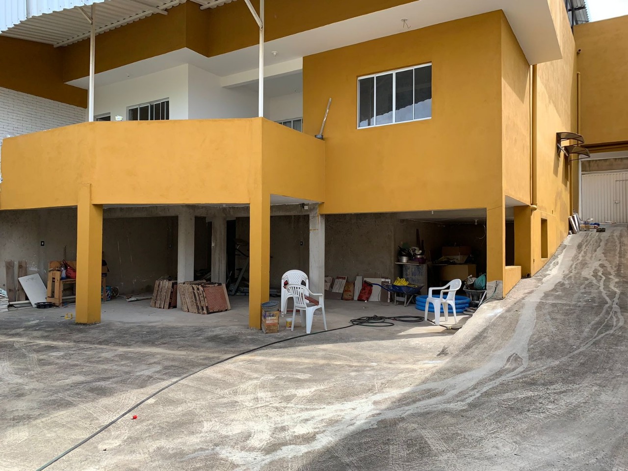 Casa à venda com 6 quartos, 370m² - Foto 1