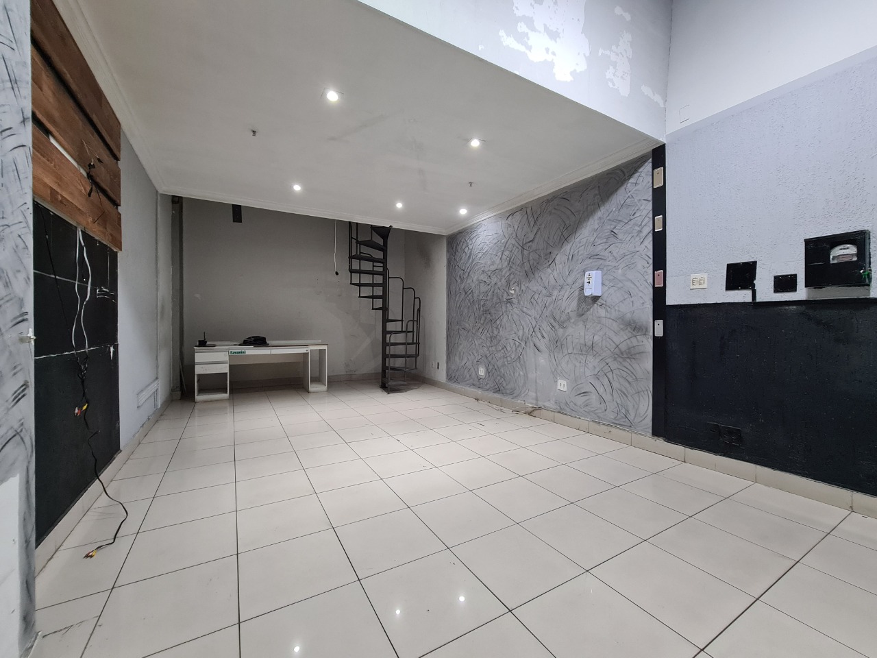 Conjunto Comercial-Sala à venda com 1 quarto, 45m² - Foto 2