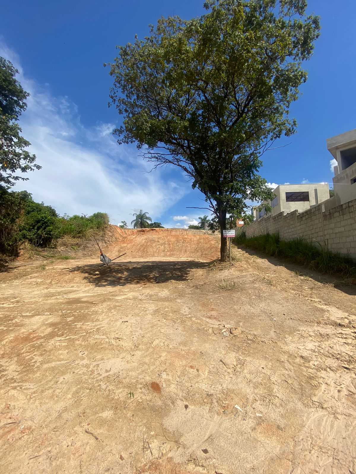 Terreno à venda, 1629m² - Foto 1