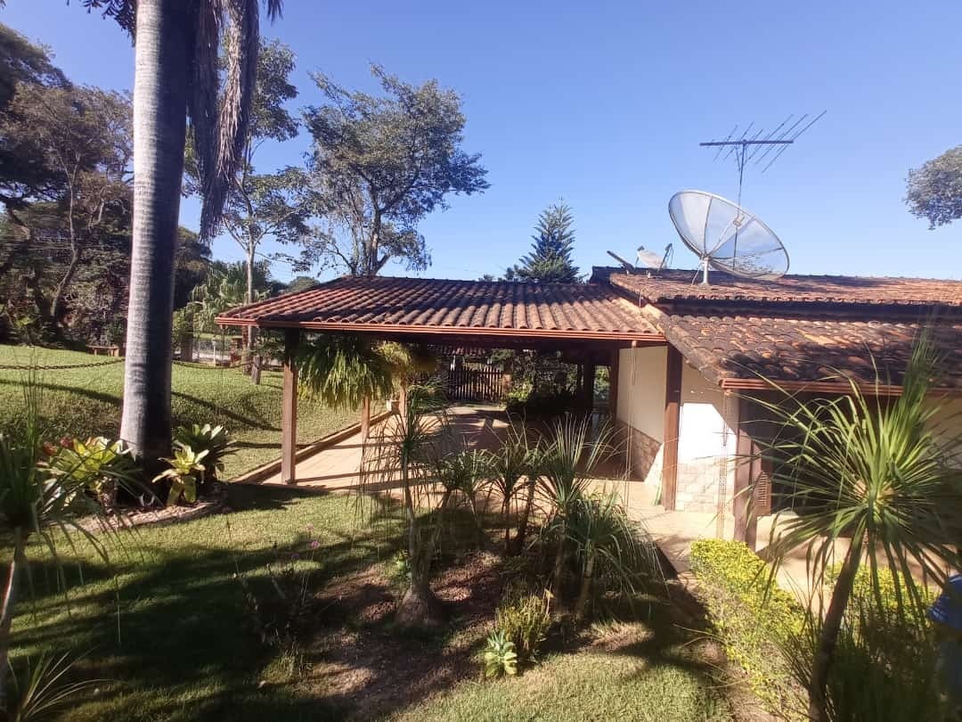 Chácara à venda com 8 quartos, 3000m² - Foto 23