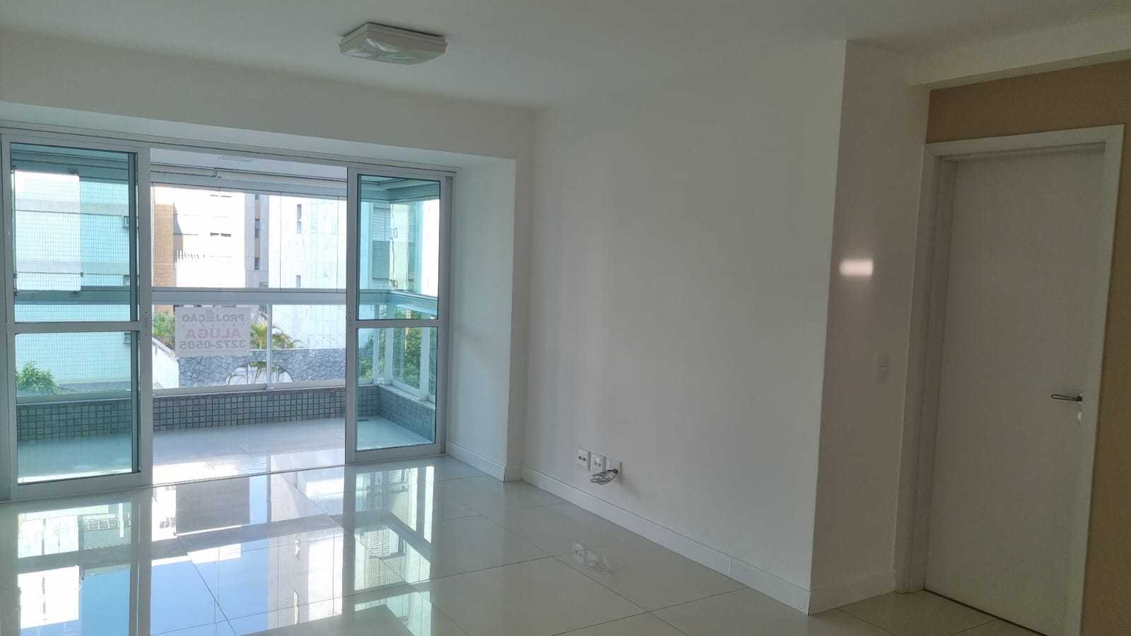 Apartamento para alugar com 3 quartos, 87m² - Foto 2