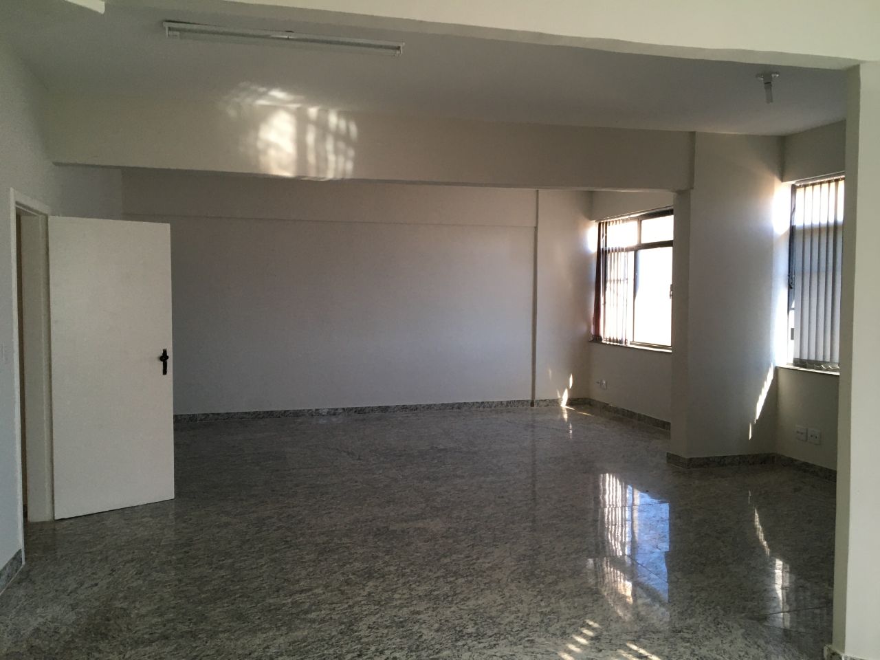 Loja-Salão para alugar com 1 quarto, 162m² - Foto 9