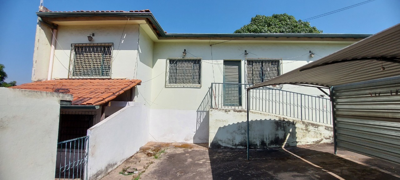 Casa à venda com 3 quartos, 360m² - Foto 1