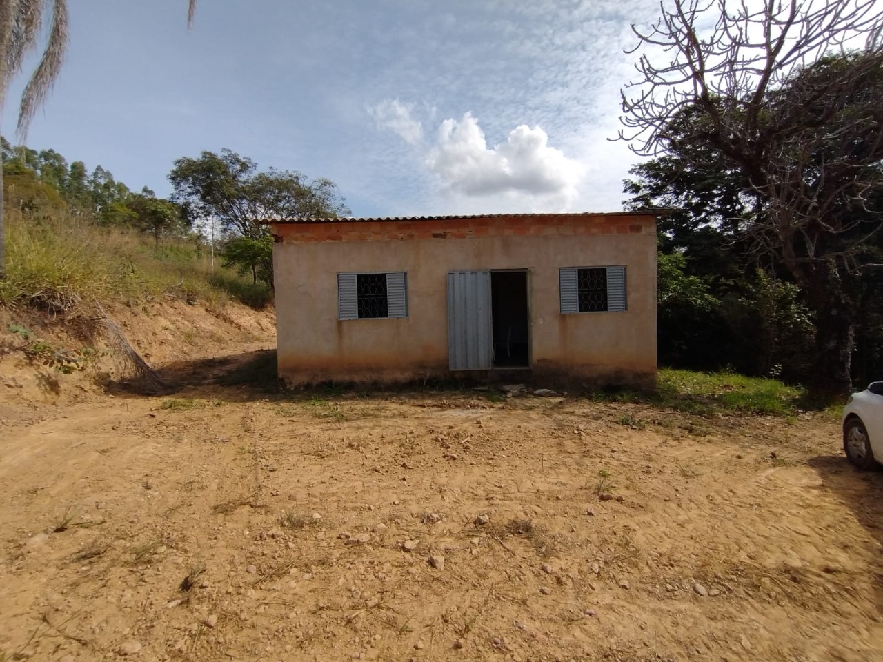 Chácara à venda com 2 quartos, 20000m² - Foto 2