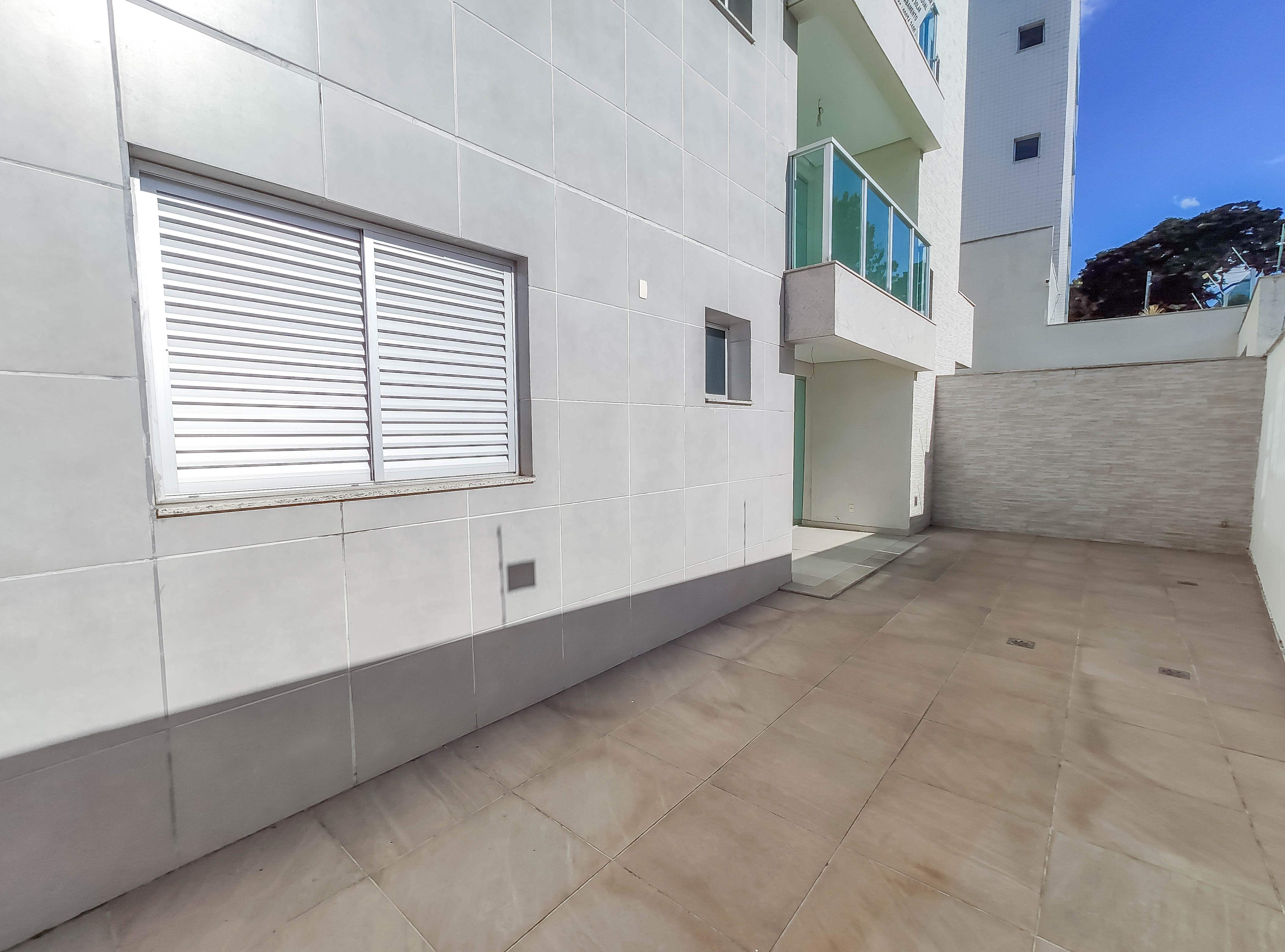 Apartamento à venda com 4 quartos, 210m² - Foto 2