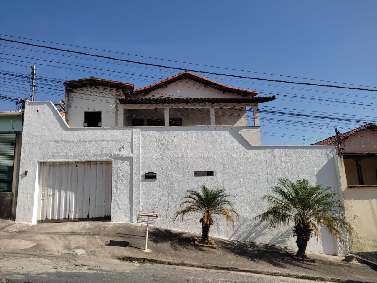 Casa à venda com 4 quartos, 372m² - Foto 1