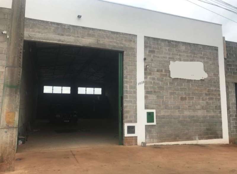 Depósito-Galpão-Armazém para alugar, 220m² - Foto 1