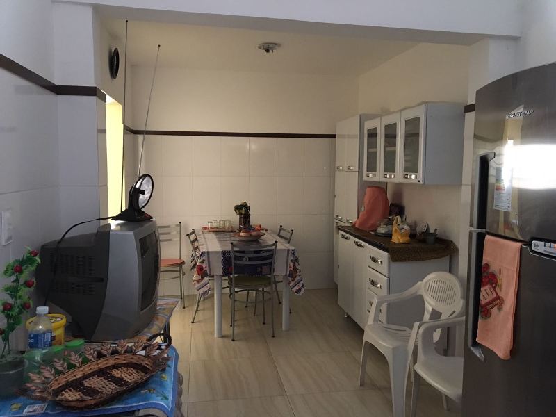 Casa à venda com 4 quartos, 200m² - Foto 14