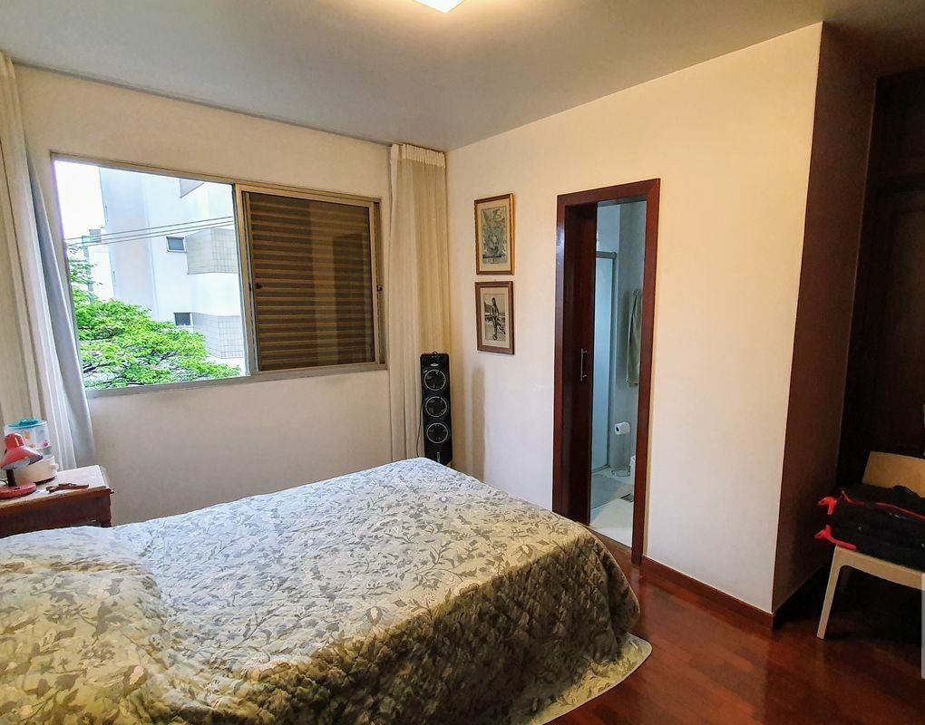 Apartamento à venda com 4 quartos, 140m² - Foto 14