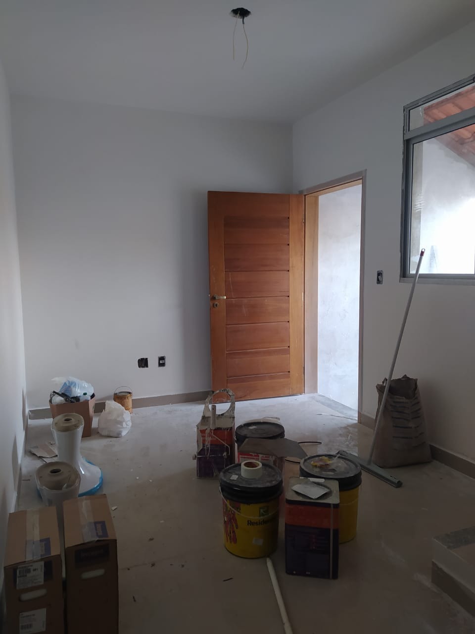 Casa à venda com 2 quartos, 70m² - Foto 1