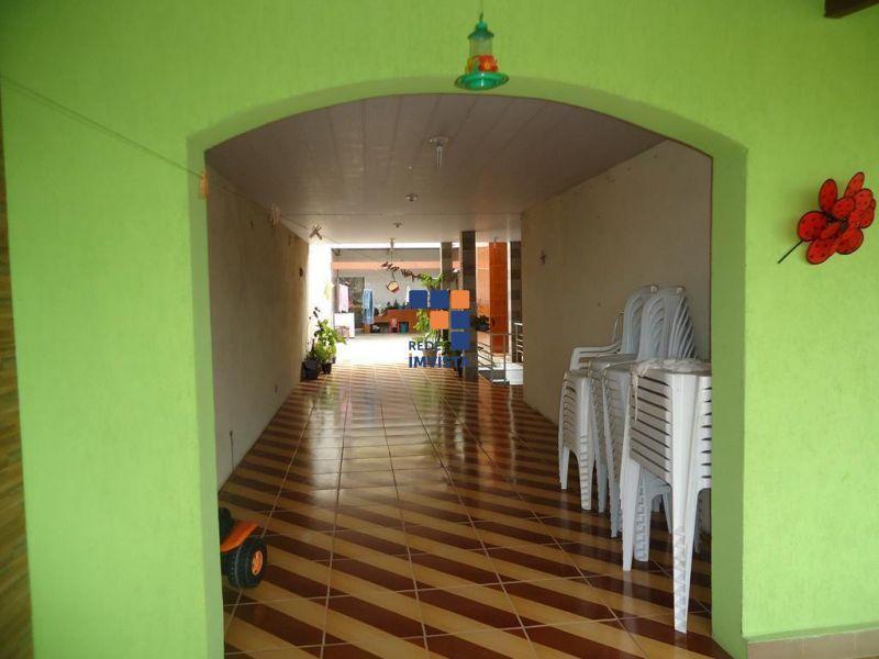 Casa à venda com 3 quartos, 300m² - Foto 4