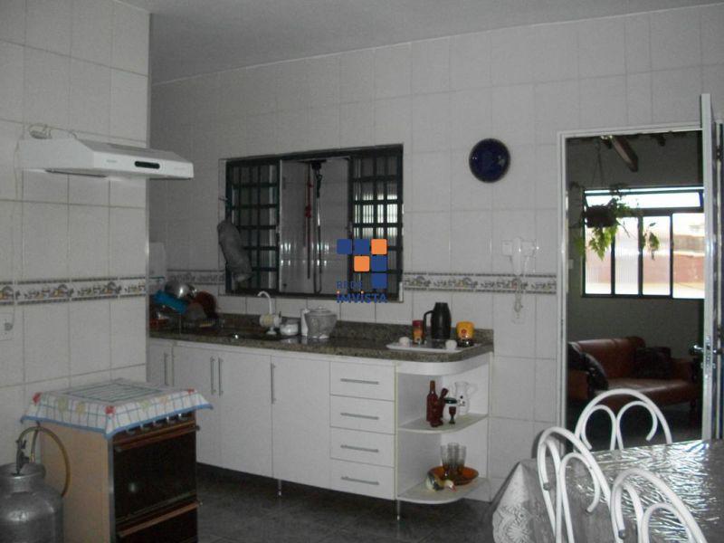 Casa à venda com 3 quartos, 480m² - Foto 5