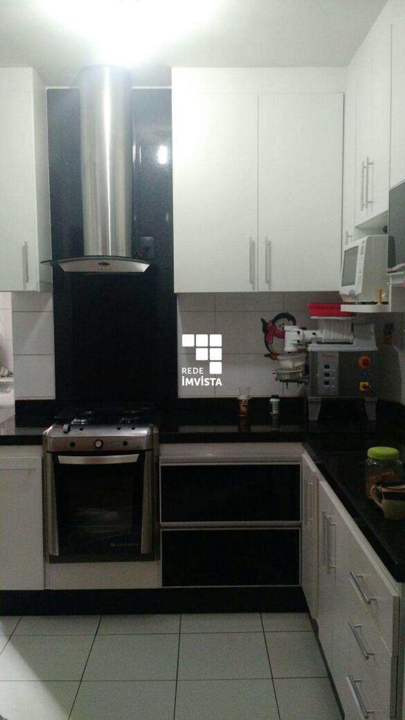 Apartamento à venda com 3 quartos, 80m² - Foto 3