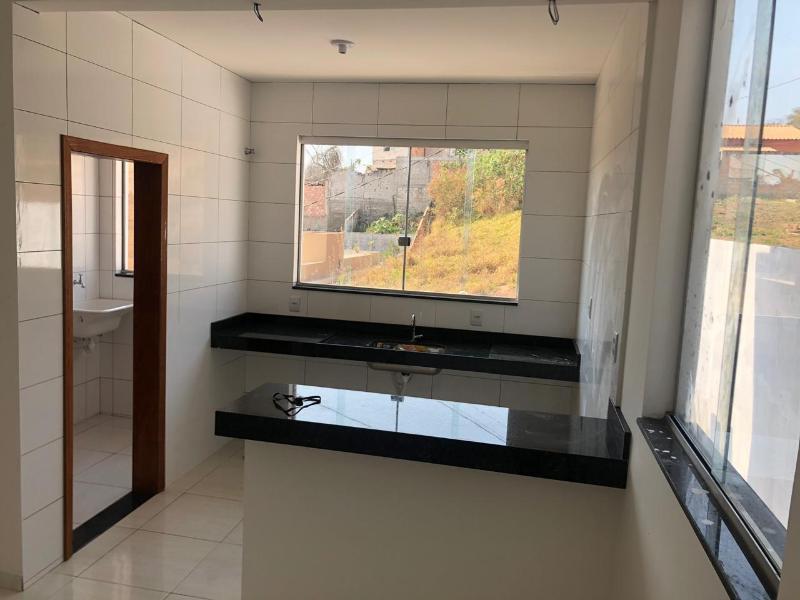 Casa à venda com 2 quartos, 90m² - Foto 15