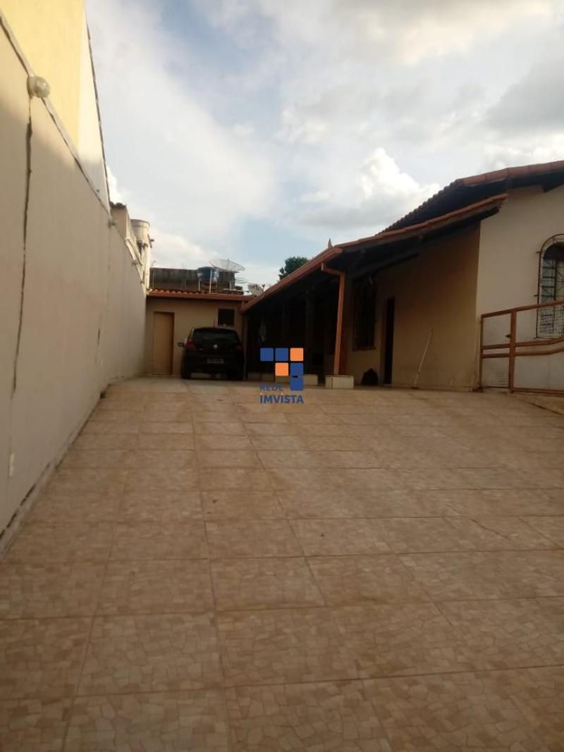 Casa à venda com 3 quartos, 360m² - Foto 17