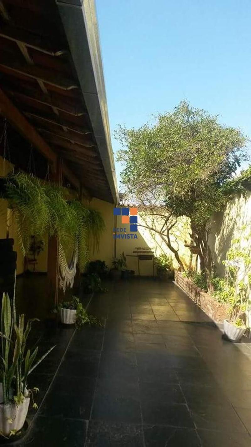 Casa à venda com 3 quartos, 300m² - Foto 7