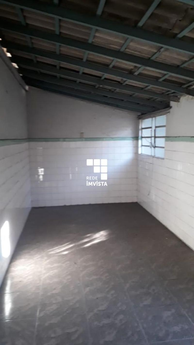 Casa à venda com 3 quartos, 360m² - Foto 2