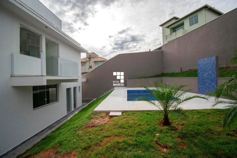 Casa à venda com 5 quartos, 360m² - Foto 12