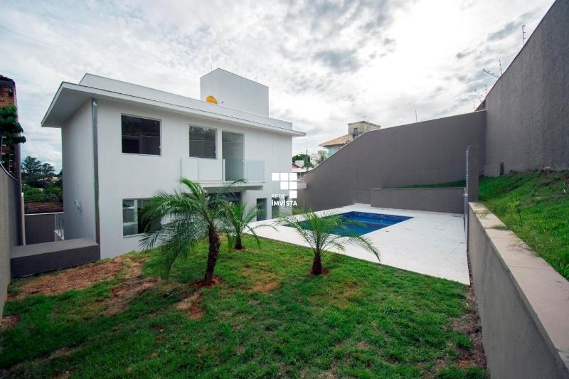 Casa à venda com 5 quartos, 360m² - Foto 2