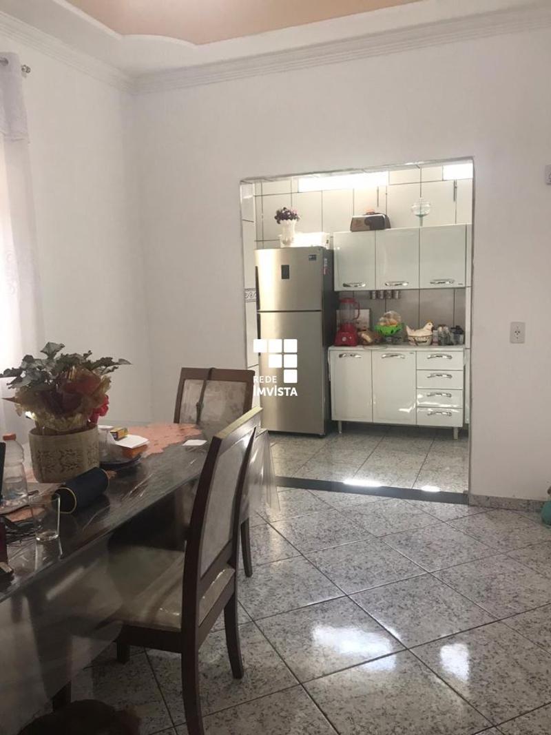 Casa à venda com 3 quartos, 195m² - Foto 18