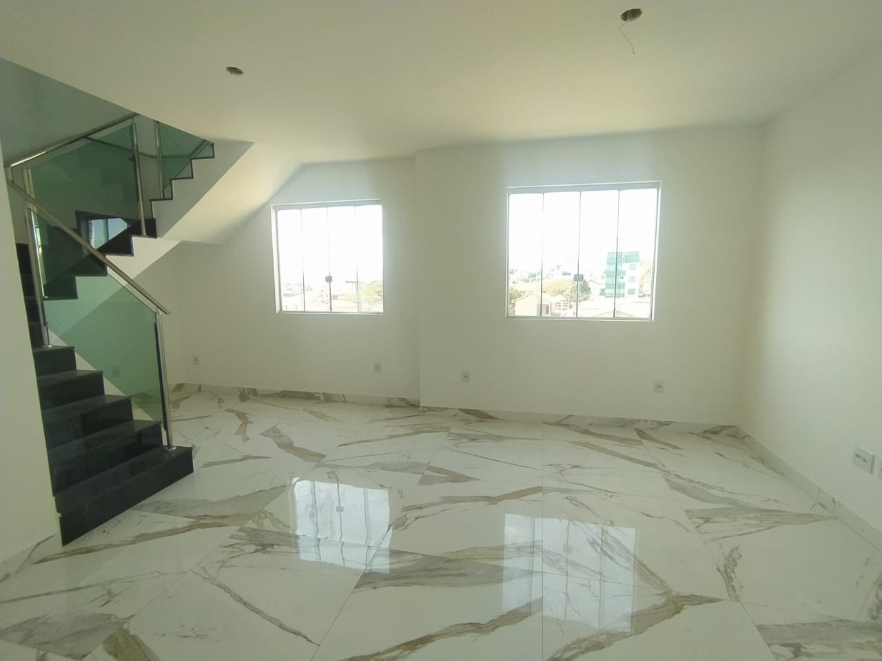 Cobertura à venda com 4 quartos, 168m² - Foto 3