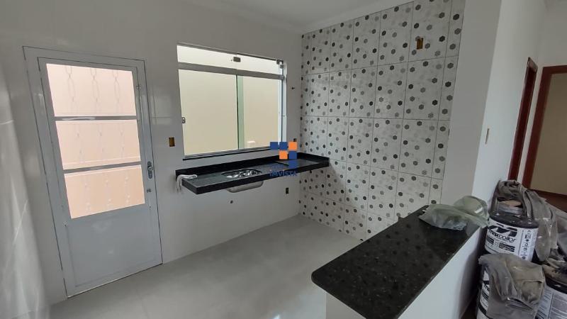 Casa à venda com 2 quartos, 140m² - Foto 4