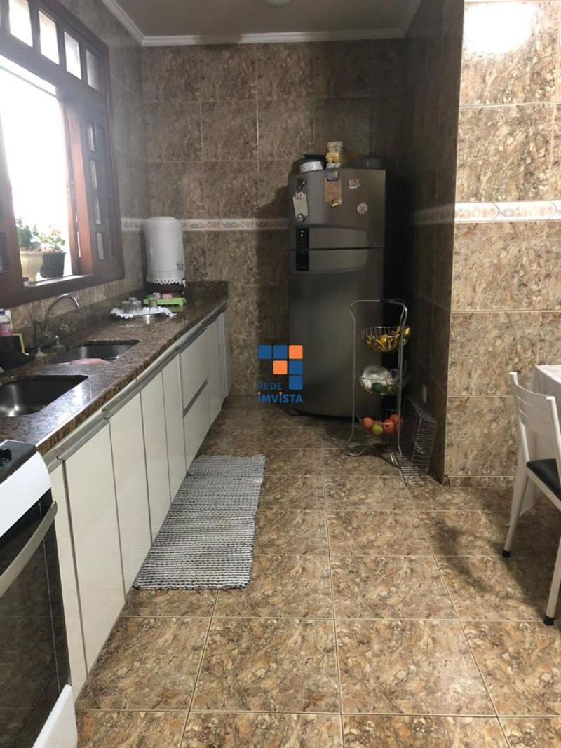 Casa à venda com 3 quartos, 400m² - Foto 3