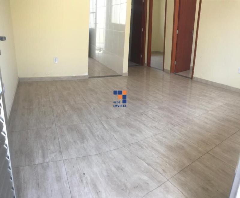 Casa à venda com 2 quartos, 60m² - Foto 1