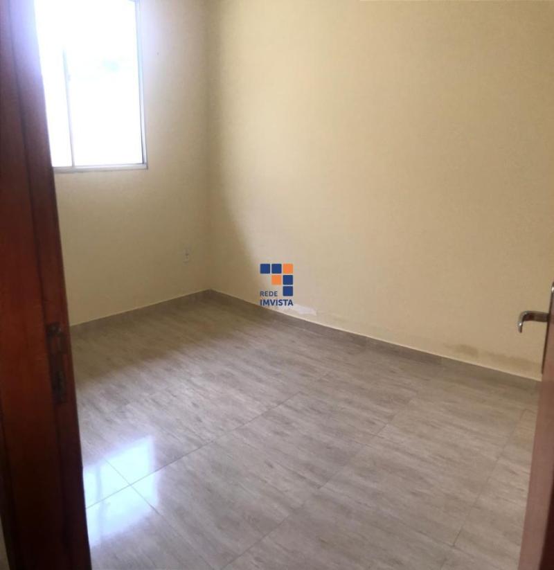 Casa à venda com 2 quartos, 60m² - Foto 4