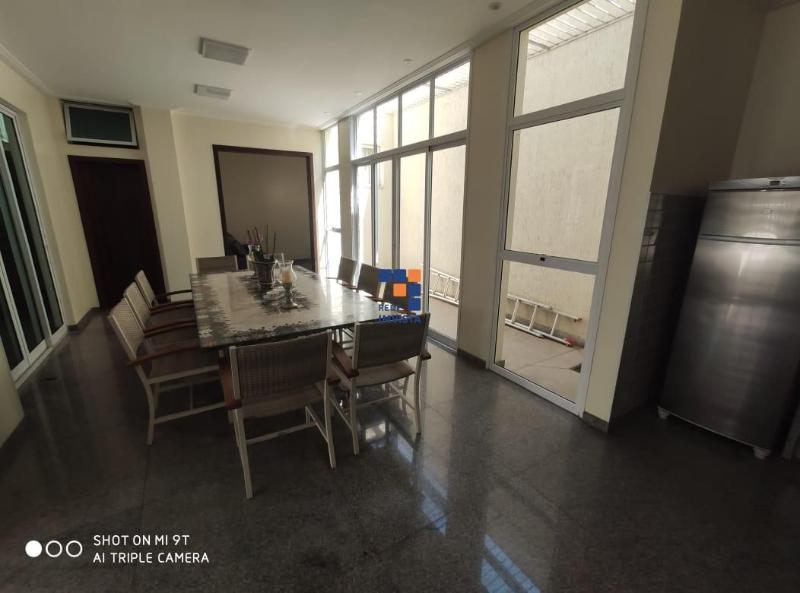 Casa à venda com 4 quartos, 360m² - Foto 11