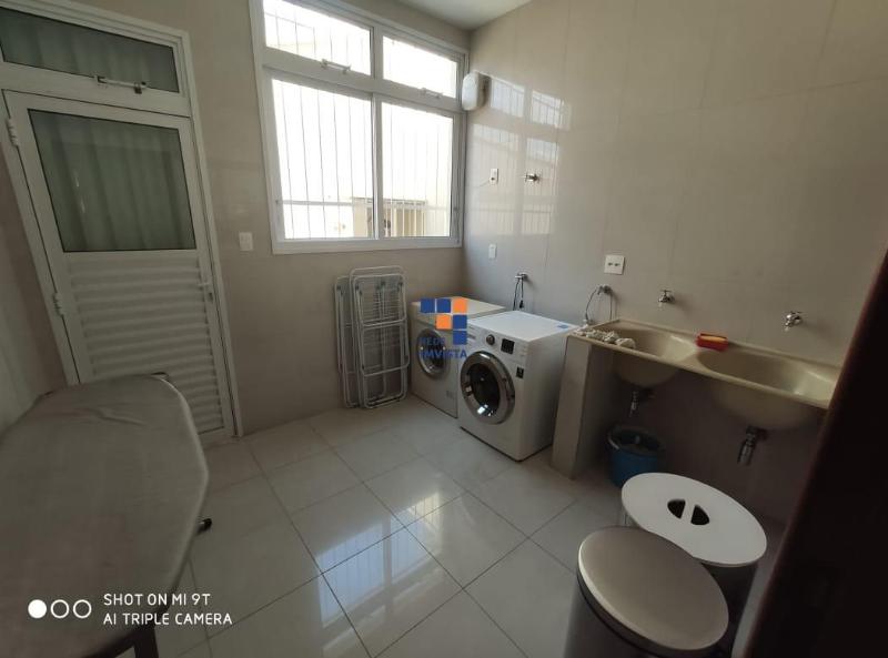 Casa à venda com 4 quartos, 360m² - Foto 16