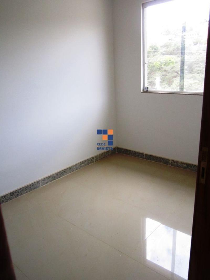 Casa à venda com 3 quartos, 145m² - Foto 2