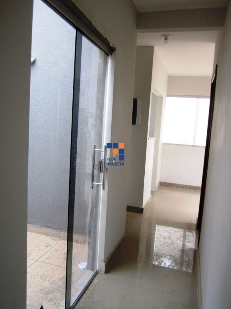 Casa à venda com 3 quartos, 145m² - Foto 4