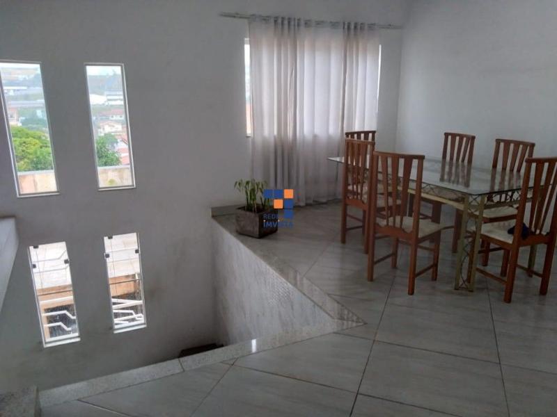 Casa à venda com 4 quartos, 420m² - Foto 3