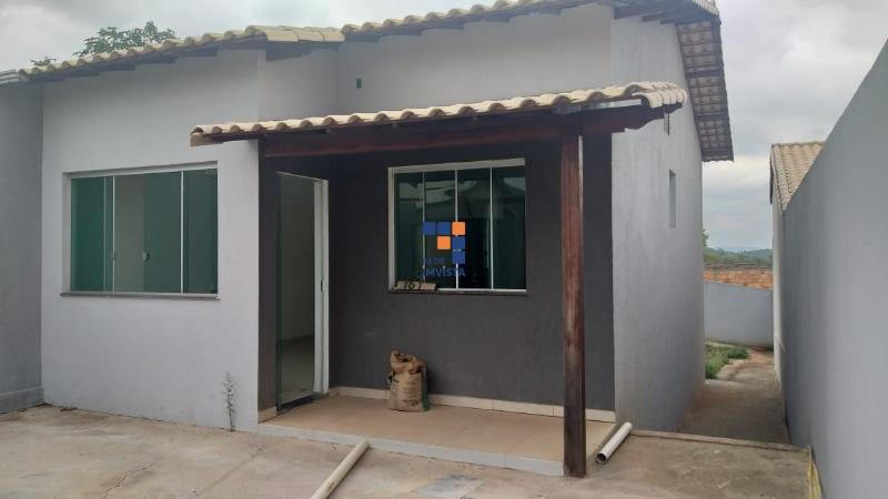 Casa à venda com 2 quartos, 150m² - Foto 1