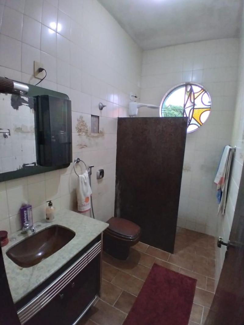 Casa à venda com 3 quartos, 360m² - Foto 2