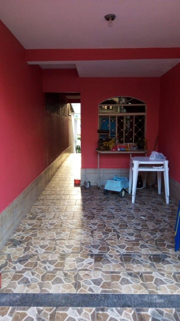 Casa à venda com 3 quartos, 190m² - Foto 2