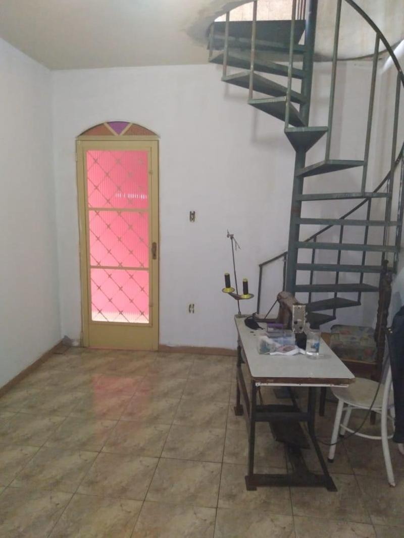 Casa à venda com 3 quartos, 190m² - Foto 14