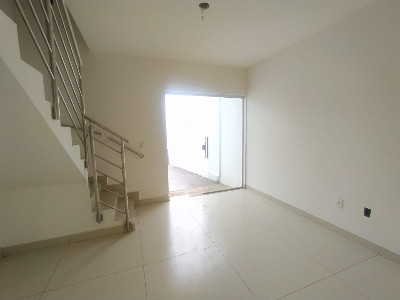 Casa à venda com 3 quartos, 84m² - Foto 2