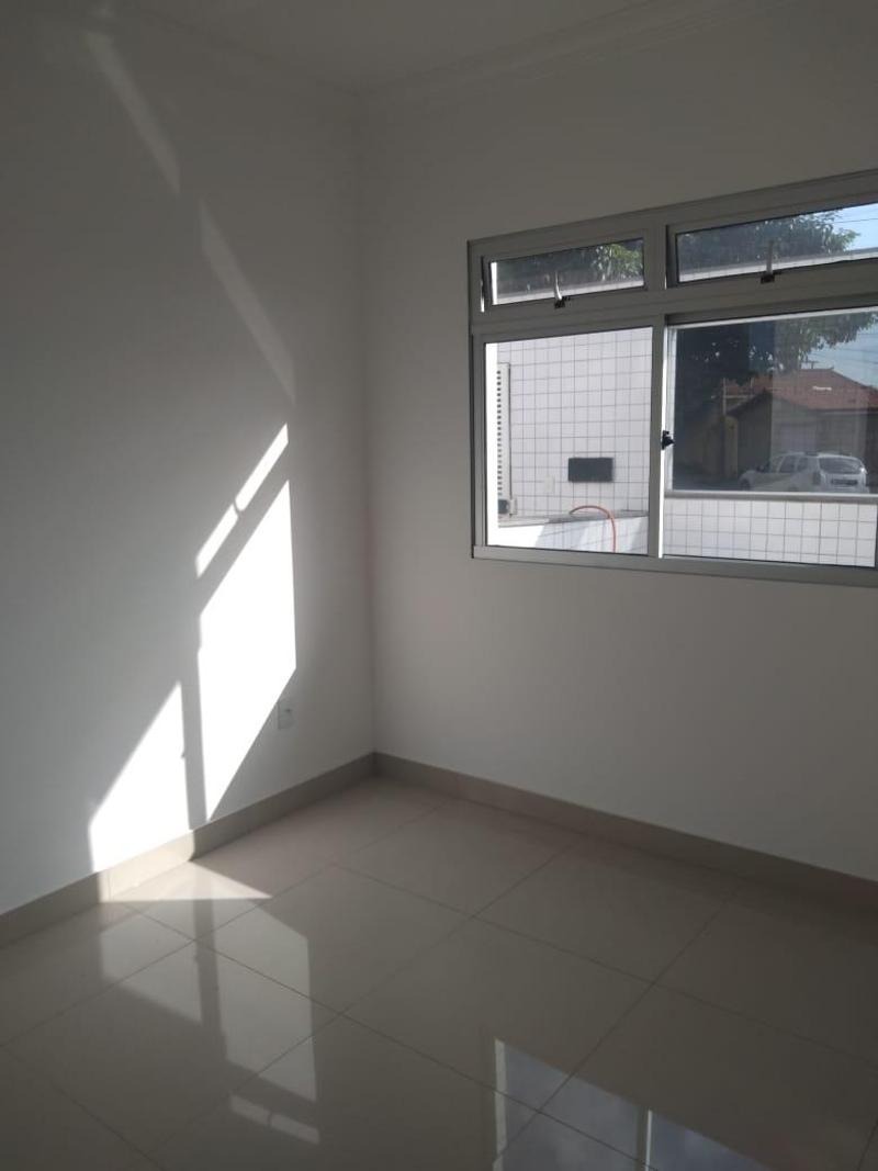 Apartamento à venda com 3 quartos, 96m² - Foto 3