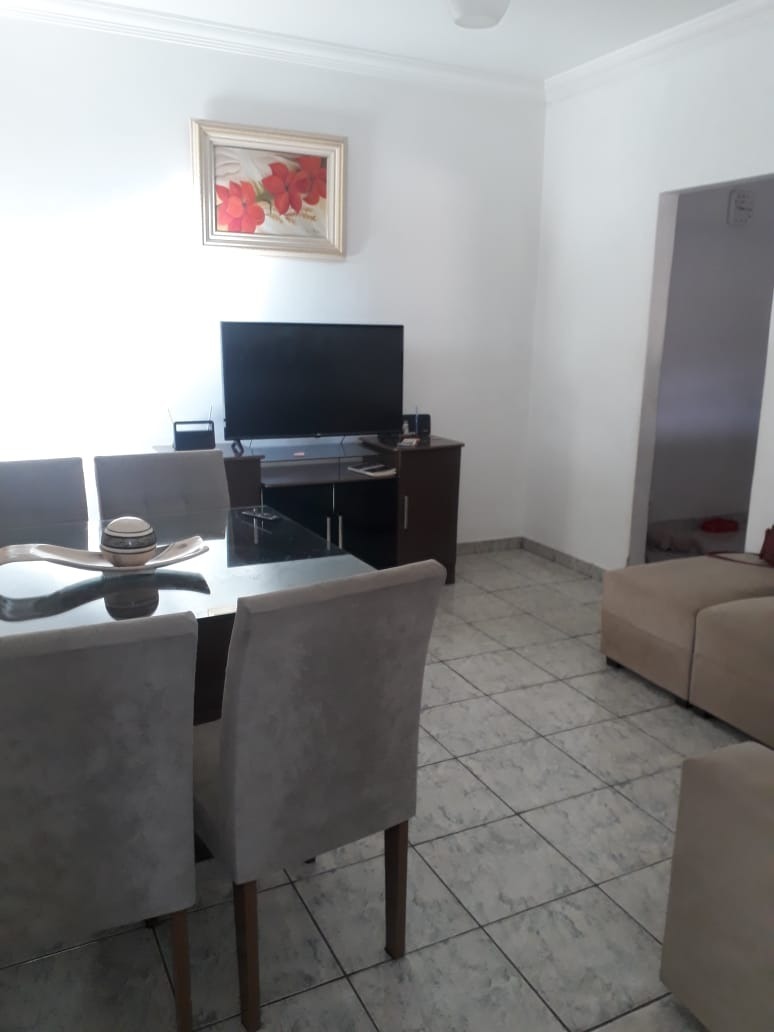 Casa à venda com 3 quartos, 360m² - Foto 1