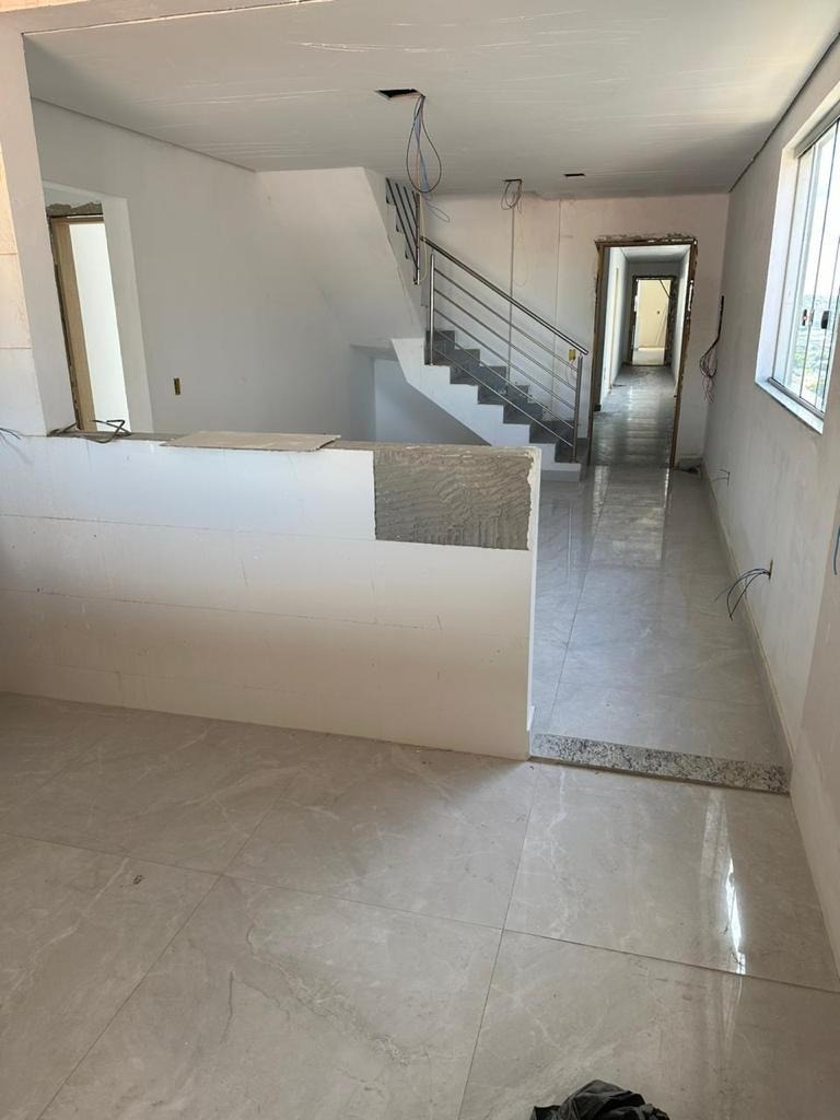 Cobertura à venda com 3 quartos, 190m² - Foto 1