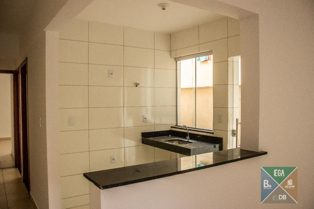 Casa à venda com 3 quartos, 75m² - Foto 5