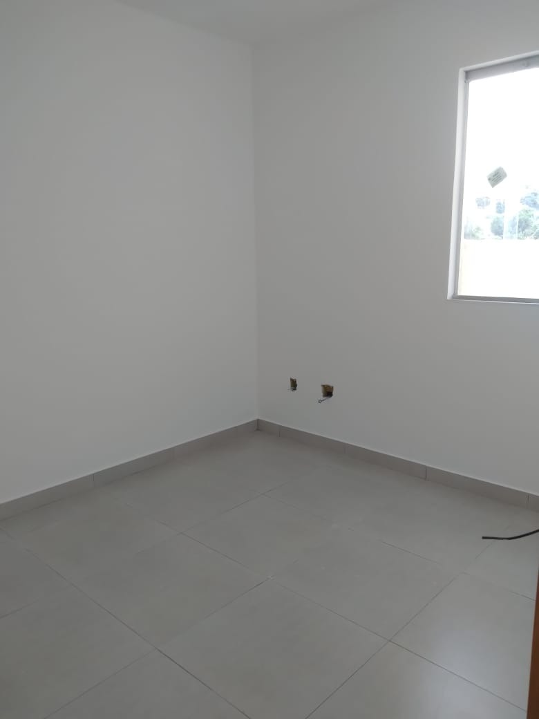 Casa à venda com 3 quartos, 70m² - Foto 11