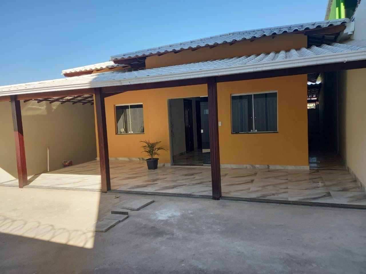 Casa à venda com 3 quartos, 200m² - Foto 1