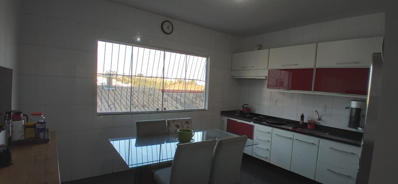 Casa à venda com 3 quartos, 260m² - Foto 4