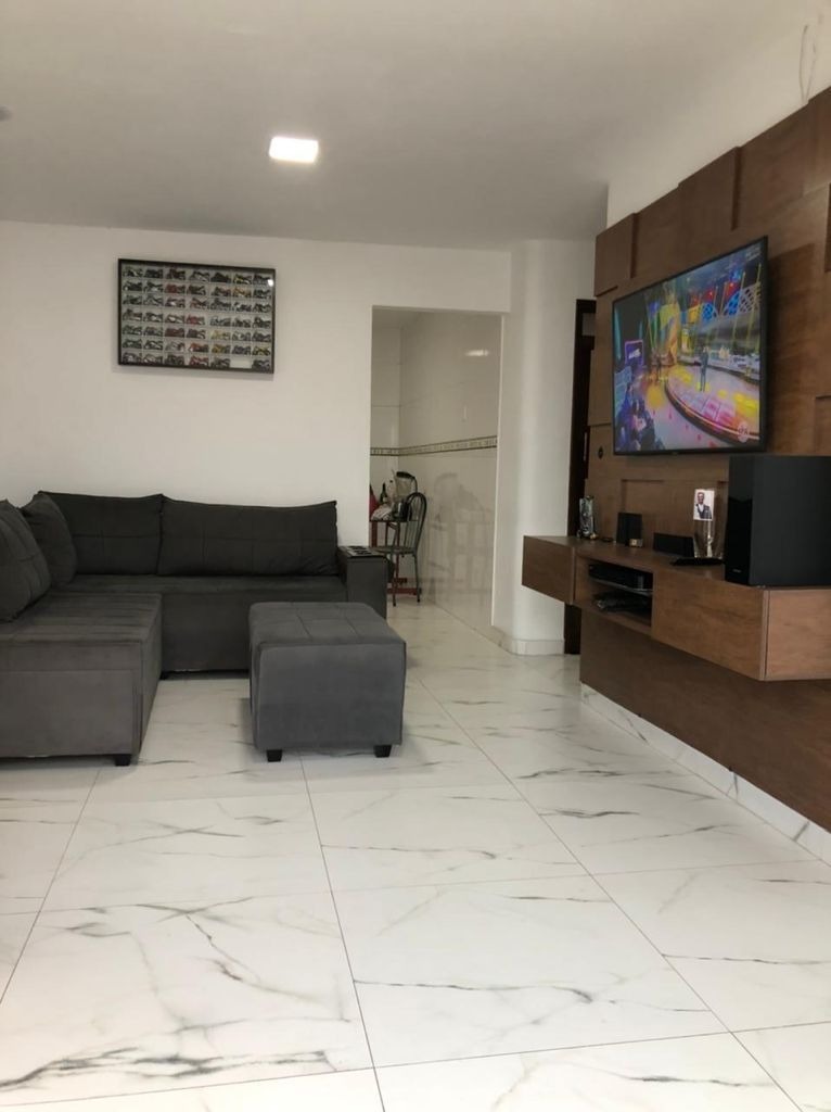 Casa à venda com 2 quartos, 190m² - Foto 1