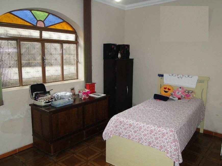 Casa à venda com 3 quartos, 360m² - Foto 17